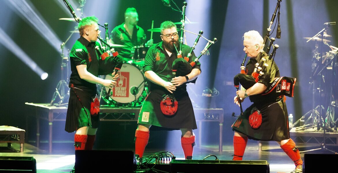 RED HOT CHILLI PIPERS